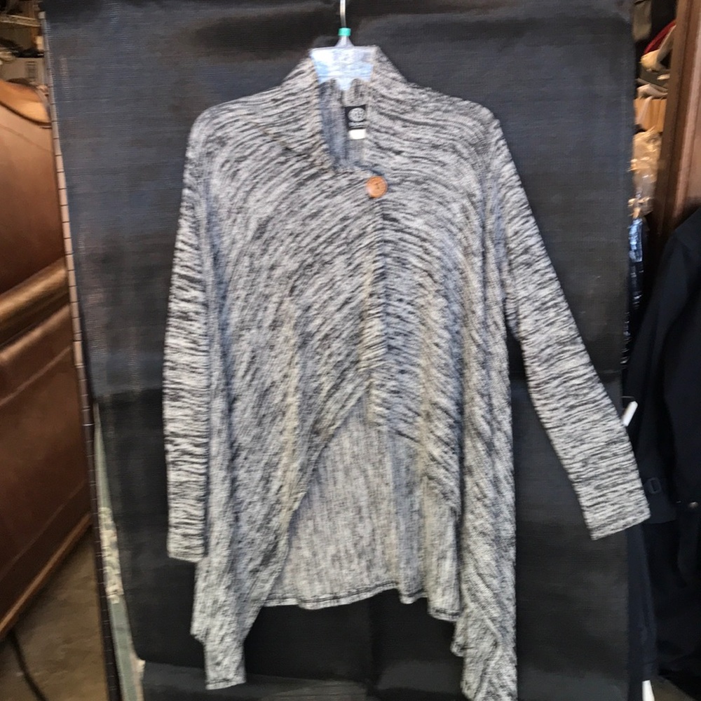 Sweater wrap by Bobeau